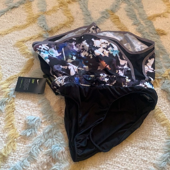 Nike floral shorts - Picture 9 of 17
